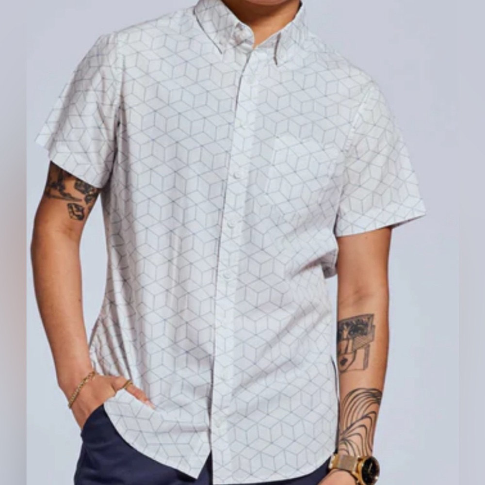 MEN’S FOREVER 21 GEOMETRIC PRINT POLO,SHORT SLEEVE IN WHITE/BLACK, SIZE L